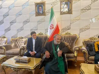 علی اکبر ابوطالب اصفهانی، شهروند ایرانی که صحنه‌ی مجادله‌ وی با عناصر تحریرالشام در فضای مجازی پربازدید شده بود، وارد فرودگاه امام خمینی تهران شد.