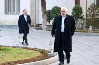 سیاست_عجیب_بیرحم_است