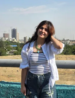 مهدی قلیان برادر سپیده قلیان با انتشار پستی در صفحه اینستاگرام خود نوشته خواهرش بخاطر یک شعار در زندان پس از آزادی به دو سال زندان محکوم شده است.