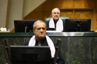 پزشکیان در صحن علنی مجلس شورای اسلامی با شعارهای مرگ بر اسرائیل و مرگ بر آمریکا