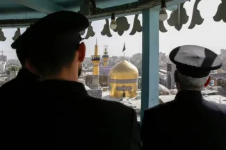  امروز همزمان با نخستین روز محرم آیین سنتی صلا برای آغاز عزاداری سیدالشهدا توسط خادمان در حرم رضوی برگزار شد.