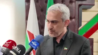 سیدعلی مدنی‌زاده، وزیر امور اقتصادی و دارایی در حاشیه بازدید از گمرک تهران: برنامه‌های پدافندی، شبانه روز در وزارتخانه اجرا شد تا خدمت‌رسانی علی‌رغم مشکلات جدی که برای امنیت سایبری ایجاد شد مختل نشود.