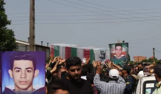  مراسم وداع با سرباز ۱۹ ساله نیروزی انتظامی، شهید یاسین طالشی در روستای کاوان آهنگر قائمشهر