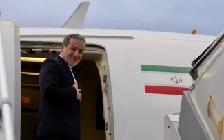  عباس عراقچی پس از مشورت با دبیرخانه شورای عالی امنیت ملی و شورای راهبردی سیاست خارجی قرار بود بازهم به وین برود اما ناگهان تکذیب شد و قرار شد برود نیویورک