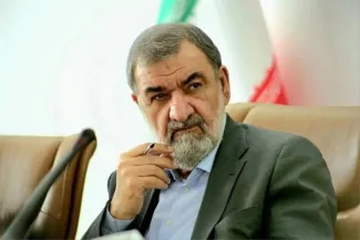 رهبر سوم جمهوری اسلامی در مقام فرمانده کل قوا ممکن است برای بازسازی و جایگزینی فرماندهان عالی نیروهای مسلح از سردار سرلشکر سید یحیی صفوی و سردار سرلشکر محسن رضایی و سردار سرلشکر محمدعلی جعفری و سردار سرلشگر مصطفی ایزدی استفاده کند