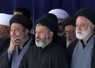 اقامه معنی دار نماز رهبر دوم جمهوری اسلامی توسط سید مصطفی خامنه‌ای و یادداشتم در عبدی مدیا یادتان هست؟
