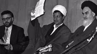 جلسه علنى داشتيم. لايحه معدن مطرح بود. پيش از ظهر آقاى [حسن] حبيبى آمد و نظر امام را درباره تركيب ستاد انقلاب فرهنگى و شوراى عالى آموزش گفت. قرار شد كه من با امام صحبت كنم. آقاى شيخ [محمد] جعفر شمس‏الدين از لبنان ظهر آمد و حمايت از آقاى [محمدمهدى] شمس‌الدين را درخواست كرد. درباره پذيرفتن دعوت آقاى [احمد] سكوتوره از آقاى شيخ شمس‌الدين مشورت مى‌كرد كه من نظر موافق خود را اعلام كردم. عصر كلاس [درس] مواضع [حزب جمهورى اسلامى] داشتيم و سپس آقاى [محمدعلى] نجفى وزير علوم آمد و راجع به شوراى عالى آموزش و خيلى چيزهاى