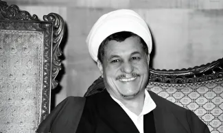 جلسه علنى داشتيم. در اول جلسه حمله اسرایيل به لبنان را محكوم كردم. نمايندگان عليه آقاى شريعتمدارى صحبت كردند. آقاى [هاشم] صباغيان خواست اعلاميه نهضت آزادى [ايران] را در محكوميت كودتا بخواند كه عده‌اى شلوغ كردند
