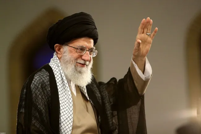 آیت‌الله خامنه‌ای منشاء تشدید رسیدگی به اتهامات به یهودیان شیراز در سال ۱۳۷۸؟