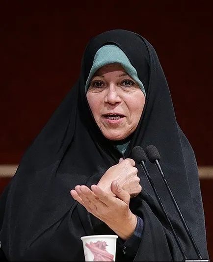 فائزه هاشمی: مجتبی خامنه‌ای هم ممکن است؛ مانند بن سلمان تحولاتی ایجاد کند
