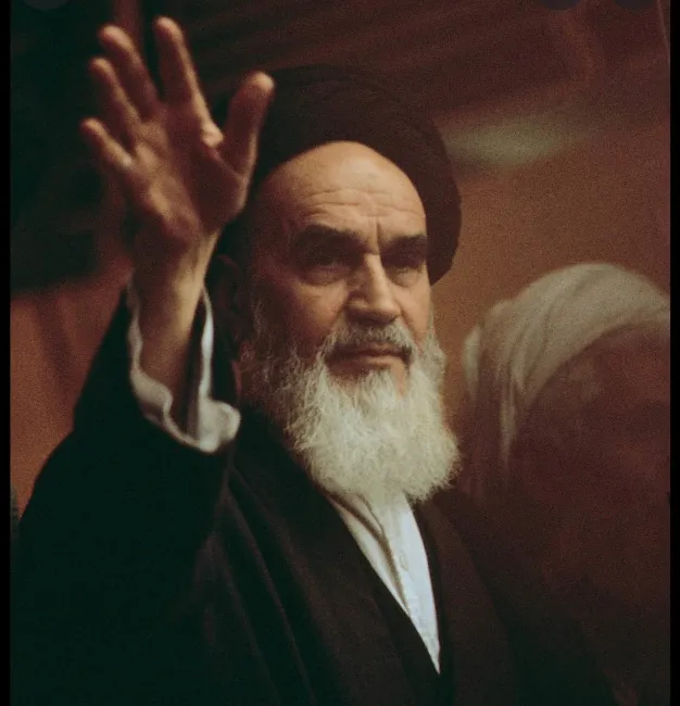 آیت‌الله خمینی - ۱۹ دی ۱۳۵۷ - نوفل لوشاتو: 