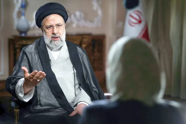 قاضی القضاتی پیشین که صراحتاً قلب واقعیت میکند در لباس رییس دولت