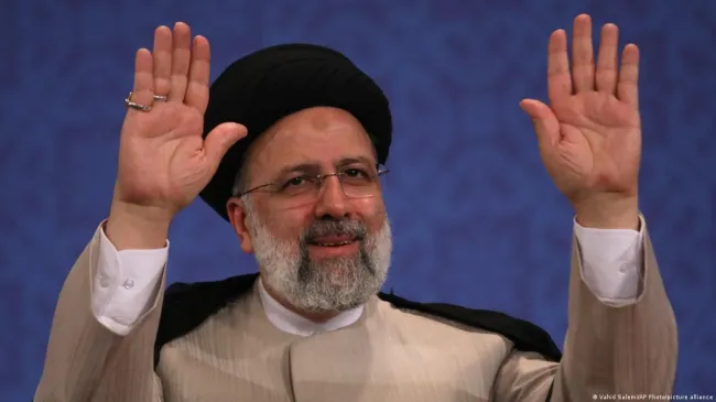 علیرغم رایزنی های بسیار تغییرات لحظه آخری و جدید در بدنه دولت / ظاهرا اشخاص رایزن قبلی و گعده های شبانه و روزانه، ساختار هرم قدرت در ایران را بدرستی نشناخته بودند.