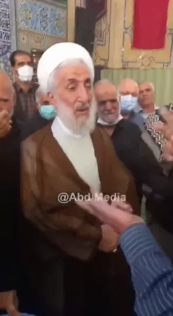 واکنش عجیب و تاسف برانگیز شیخ کاظم صدیقی امام جمعه موقت تهران و ستاد امر به معروف و نهی از منکر ومشاور رییس قوه قضاییه به یک شهروند معترض