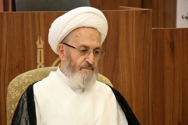 اعتراض یک مرجع تقلید به بررسی مجدد طرح تعطیلی شنبه‌ها در مجلس