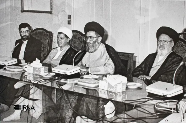 انتشار برای نخستین بار | جلسه فوق العاده سران قوا، پس از فاجعه کشتار ۴۰۰ حاجی ایرانی در حجاز