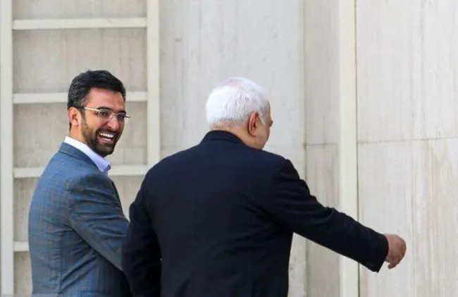 خب در مورد دکتر محمد جواد ظریف بالاخره مشخص گردید با رایزنی دکتر مسعود پزشکیان و موافقت آیت‌الله خامنه‌ای و ملاحظات بالاتری، سمت غیر اجرایی اما تحت عنوان معاون رییس جمهور