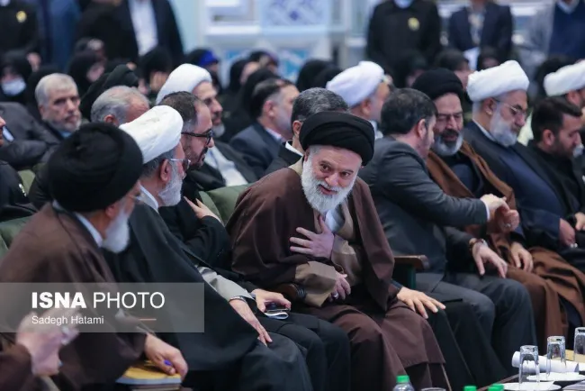 جدید ترین عکس سید مصطفی خامنه‌ای فرزند ارشد آیت‌الله خامنه‌ای و داماد آیت‌الله عزیزالله خوشوقت