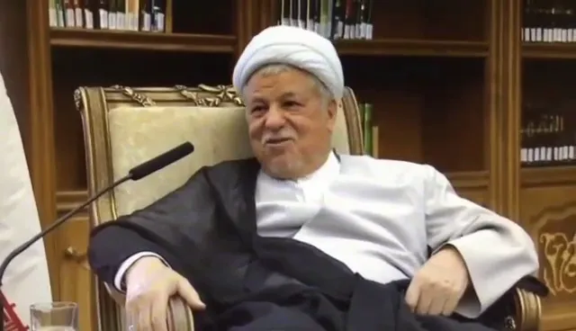 خدمت یا خیانت 