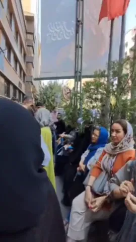 معترضان با طی شعارهایی خواستار لغو مصوبه شورای عالی انقلاب فرهنگی شدند.