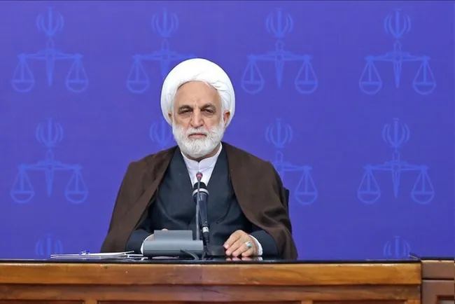 حاکمیت هیچ کشوری قبول نمی‌کند که فضای مجازی رها باشد.