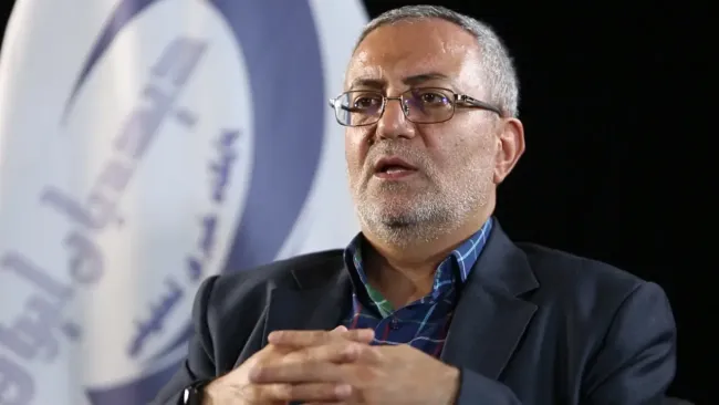 عباس پالیزدار، عضو هیات تحقیق ووتفحص مجلس هفتم از قوه قضاییه: داوود احمدی‌نژاد می‌گفت که محمود «لامذهب» است