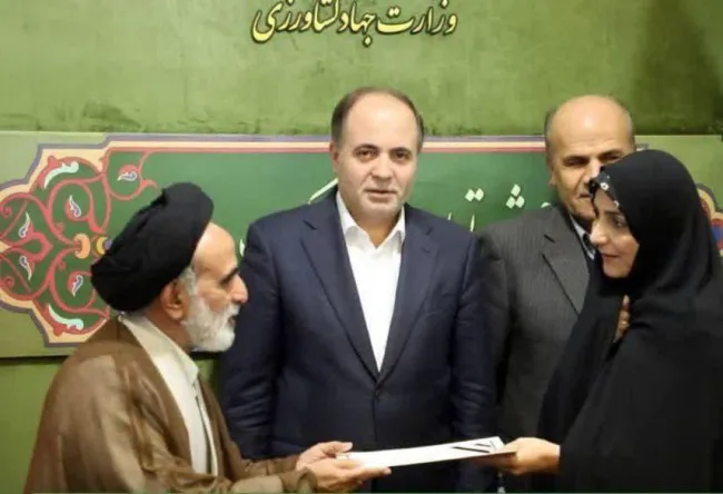 وزیر جهاد کشاورزی در حکمی فاطمه خمسه را به سمت مشاور وزیر و مدیرکل دفتر هماهنگی امور استان‌ها منصوب کرد
