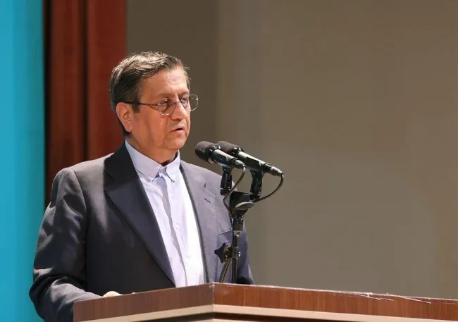  همتی: [با شرایط فعلی] رشد اقتصادی نهایت سه درصد می‌شود 