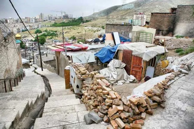 خانه یِ سرد و بدونِ بخاری در زمستان برای کودکانِ ایران