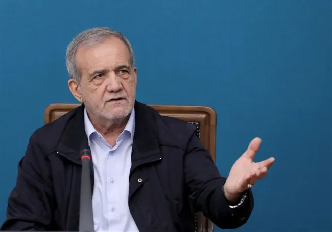  رئیس‌جمهور: اگر بر اساس انصاف و عدالت عمل کنیم به پیر و پیغمبر مملکت گلستان می‌شود/ بی سواد را بر باسواد و بی هنر را بر باهنر و بی تجربه را بر باتجربه نباید حاکم کنیم