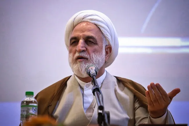  سال‌ها است فریاد می‌زنم مگر در مواردی که استثنا شده دادگا‌ه‌ها باید علنی باشد