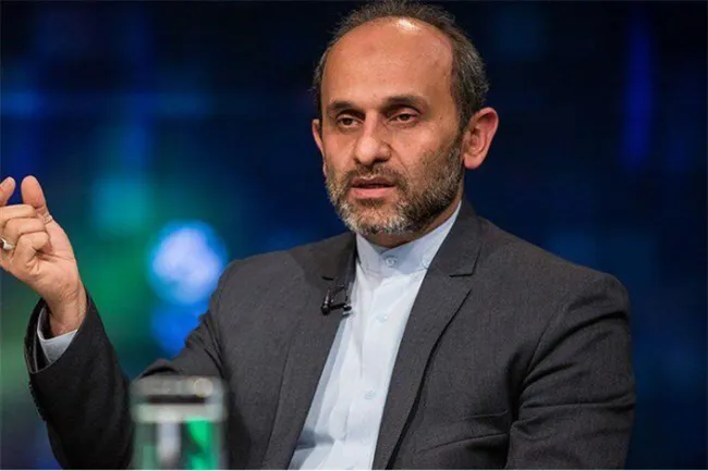  پیمان جبلی رئیس صدا و سیمای جمهوری اسلامی ایران در پاسخ به سوال خبرنگار هم‌میهن آنلاین در رابطه با شکایت صدا و سیما از فیلیمو گفت؛به عنوان رئیس صدا و سیما هیچ اطلاعی از این شکایت ندارم