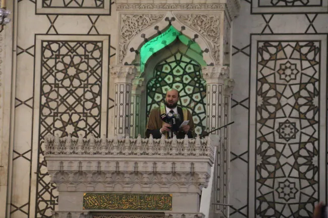  تصویری از نماز جمعه در مسجد اموی دمشق با خطبه محمد البشیر، نخست وزیر دوره انتقالی تحریر الشام! 