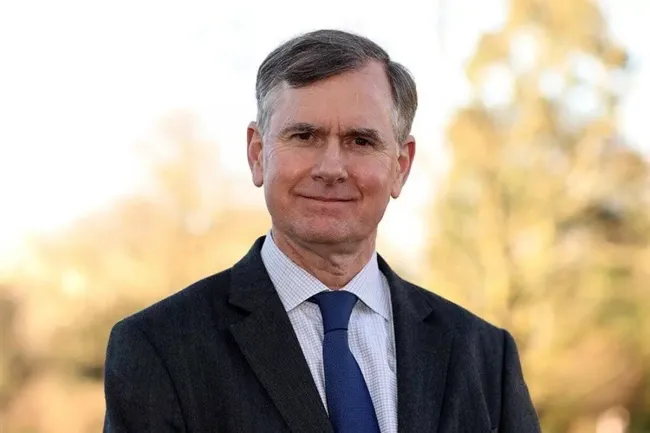 سفیر جدید انگلیس در تهران ویدیویی از خود به زبان فارسی در صفحه اینستاگرامش منتشر کرد