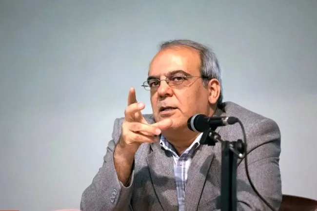 هشدار مهم عباس عبدی درباره تبعات اصرار به مقاومت شکننده / در موضوعاتی مثل پوشش زنان مقاومت منعطف راهگشا است/ در ناترازی و تعارض‌های سبک زندگی با ارزش‌های رسمی رکورد زده‌ایم