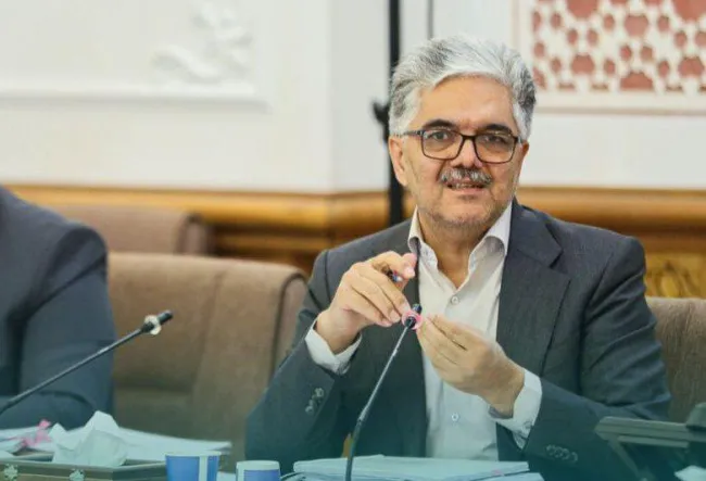  موافقت با تغییر کاربری اراضی صنایع کاغذسازی قائم در قائمشهر 