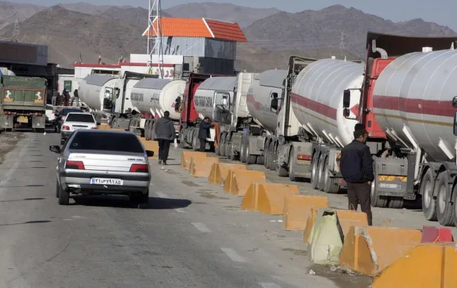 فرهیختگان: منشأ قاچاق از جایی غیر از دولت نیست 