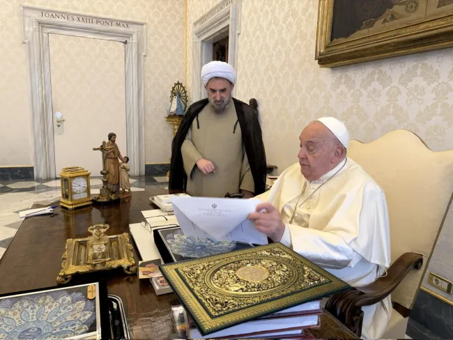  Massoud Pezeshkian's New Year's gift to the Pope, the leader of the world's Catholics