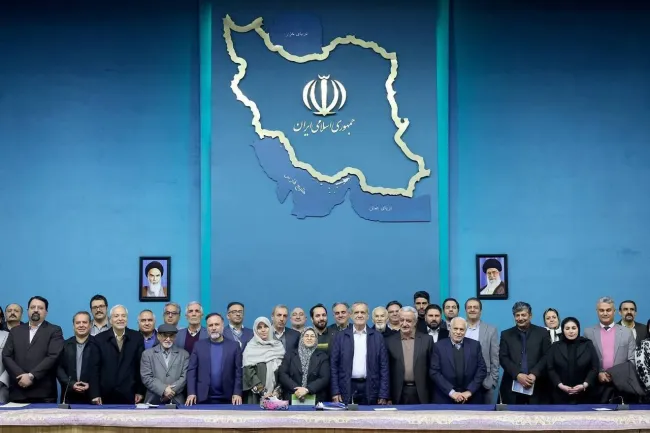  دیدار پزشکیان با اعضای شورای مرکزی حزب اتحاد ملت