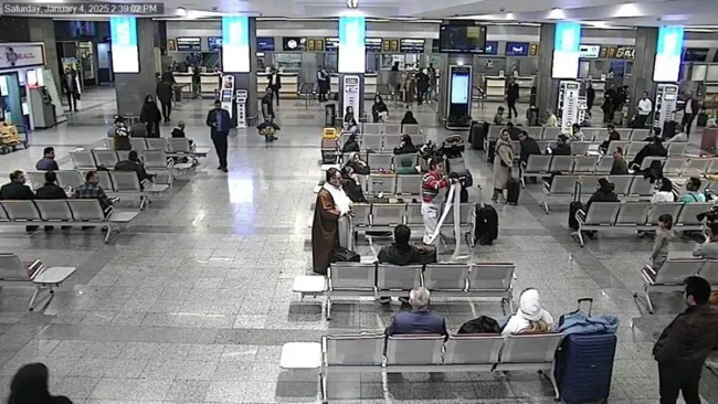 تحلیل عباس عبدی از ماجرای فرودگاه مهرآباد؛ جلوه‌ای از واقعیت اجتماعی و جایگاه روحانیت