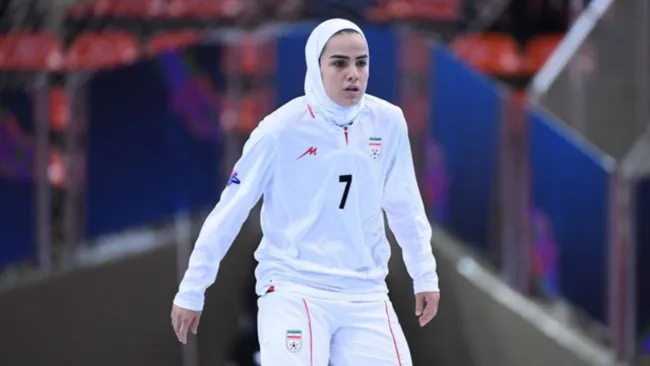  بازیکن مطرح فوتسال بانوان در گفتگو با کامران نجف‌زاده در برنامه برمودا از جشن تولد باشکوه خود در کویت و هدیه سخاوتمندانه شیخ کویتی حرف زد.