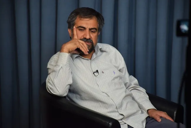 شهاب‌الدین حائری شیرازی در برنامه سه‌راه جمهوری: جمهوری اسلامی ایران به هیچ وجه اطلاق حکومت دینی، برایش درست نیست.