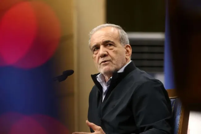  پاسخ پزشکیان به سؤالی دربارۀ پیام احتمالیِ ترامپ به ایران