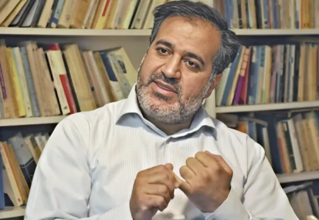 مهدی محمودیان: آقای خامنه‌ای اول کرونا گفتند با دعای امام سجاد کرونا حل می‌شود!