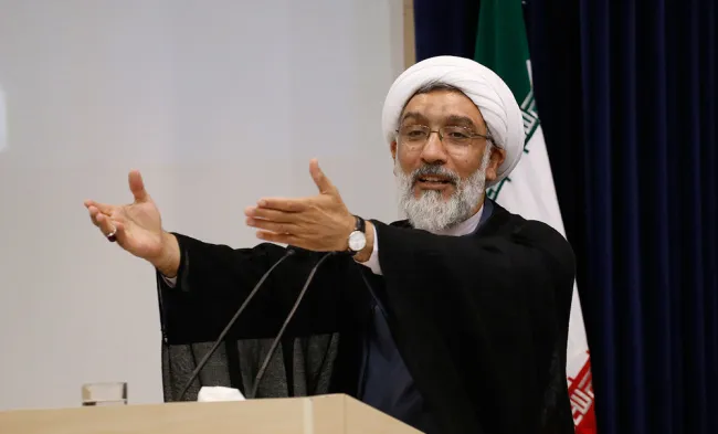 بشنوید | پورمحمدی: همه جای دنیا عرف است که به مخالفان براندازشان اجازه فعالیت نمی دهند