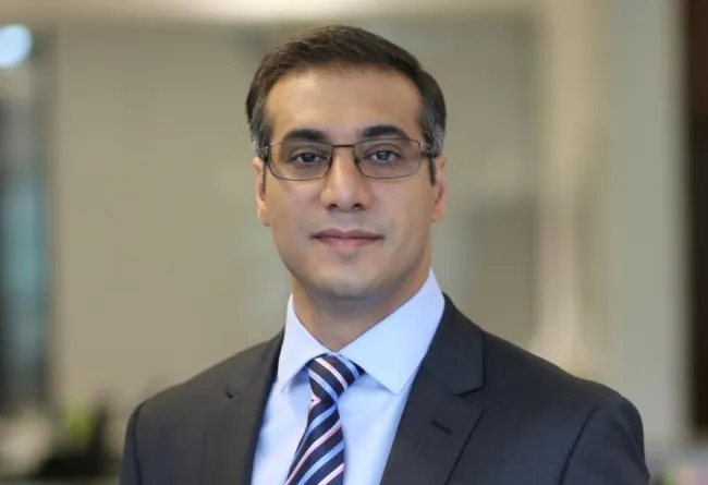 رضا ولی‌زاده، خبرنگار سابق رادیو فردا و زندانی سیاسی در اعتراض به‌عدم بررسی و رسیدگی به تمامی جوانب پرونده‌اش اعتصاب غذا کرده است.