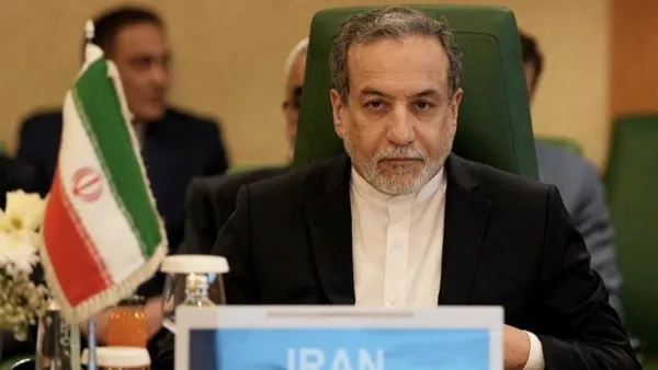  عراقچی: آمریکا هیچ حقی برای دیکته کردن به ایران ندارد