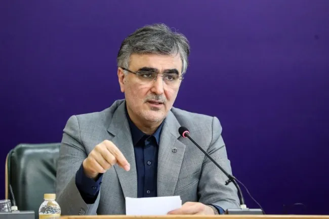رئیس بانک مرکزی: افزایش ۳۰ درصدی ارز ۲۸.۵۰۰ تومانی منتفی شده است
