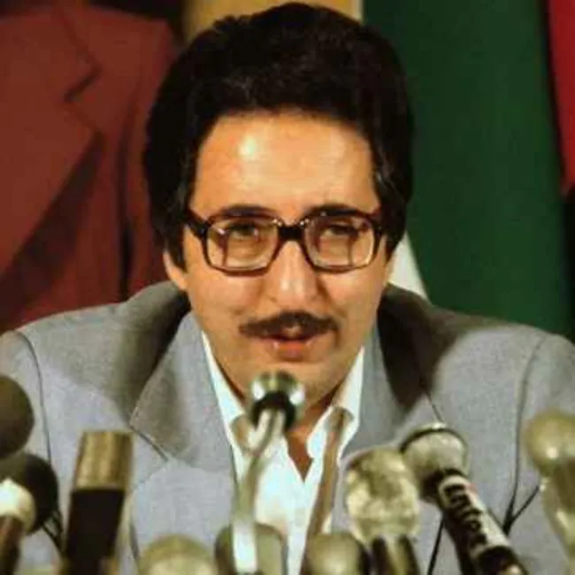 بشنوید | قسمت پنجاه و چهارم سخنان سید ابوالحسن بنی صدر در ۶ اسفند ۱۳۵۷: «مملکت ایران در پرتگاه است»