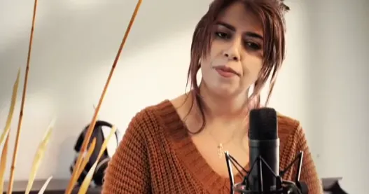 احضار یک خواننده زن دیگر 